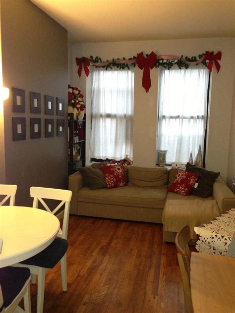 Apartment Christmas Decorating Ideas For Small Spaces | The Cake Boutique