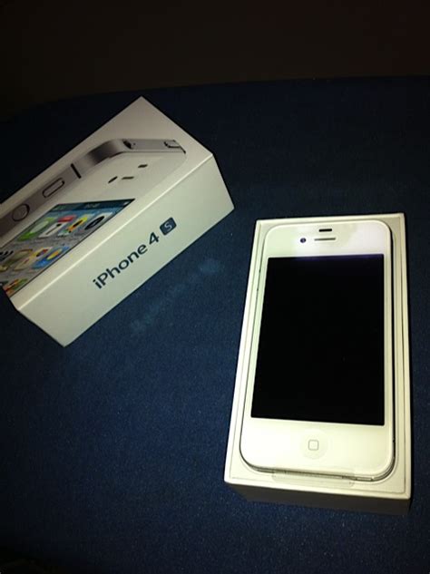 New Iphone 4s Review Pictures And Unboxing A First Look