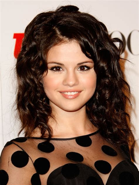 Hollywood Celebrity News Photos And Videos Celebrity Wallpapers Selena Gomez Sexy Actress