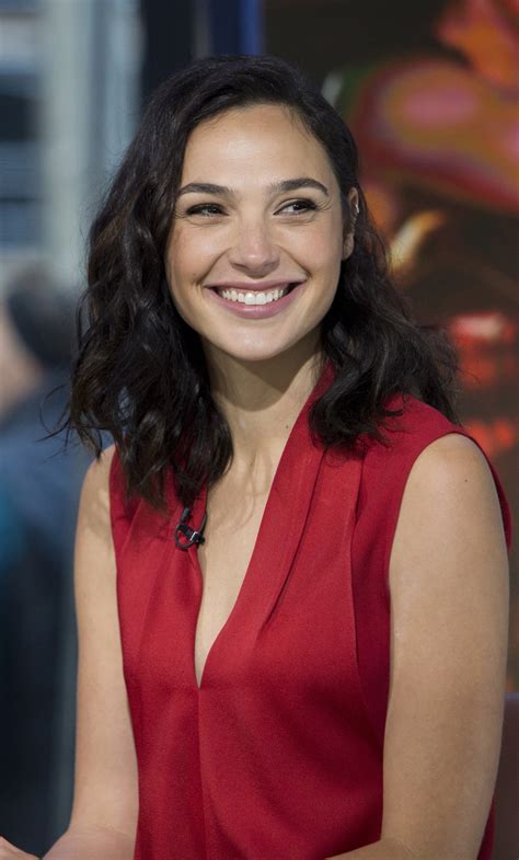 1280x2120 Gal Gadot Smiling 2017 Iphone 6 Hd 4k Wallpapersimagesbackgroundsphotos And Pictures