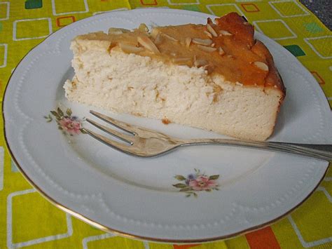Den kuchen jetzt aus dem backofen nehmen und in der form auskühlen lassen. Apfelmus - Quark - Kuchen von Chiltepin | Chefkoch