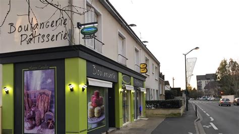 Des Fèves Jugées Choquantes Le Boulanger De Saint Cyr Les Retire De