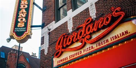 20 Must-Eat Meals in Chicago | Pizza, Hot Dogs & Italian Beef