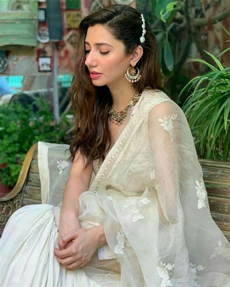 Mahira Khan Wearing Gorgeous Saree And Blouse Mahira Khan Dresses