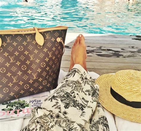 Pin By Penny Dozier Dixon On Summering Chic Louis Vuitton Bag