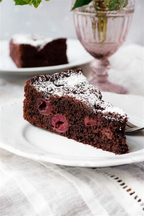 Schoko - Kirsch - Kuchen mit Schokostückchen