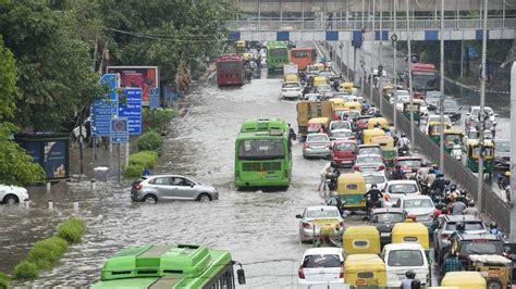 Heavy Rain Triggers Traffic Jams In Delhi Latest News Delhi Hindustan Times