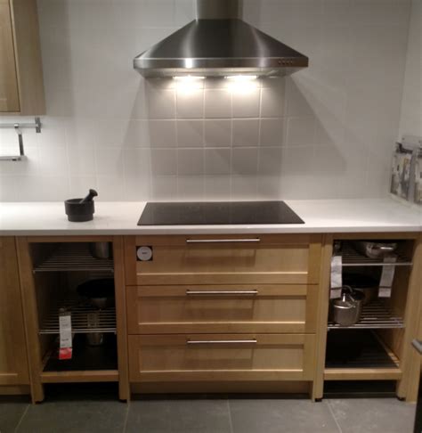 Does ikea sell these bases? A Look at SEKTION in the IKEA Kitchen Showroom
