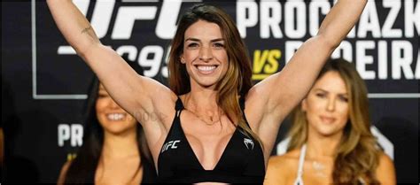 UFC S Mackenzie Dern Opens Up On Having Breast Implants And The Anxiety