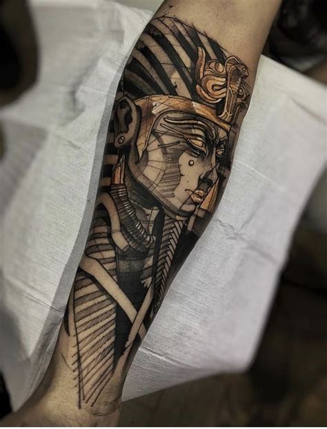 Pin de Ray em Tatuagens Tatuagem egípcia Tatuagem faraó Tatuagem egito