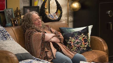 ‘disjointed Review Kathy Bates Stars In Pot Comedy Cnn