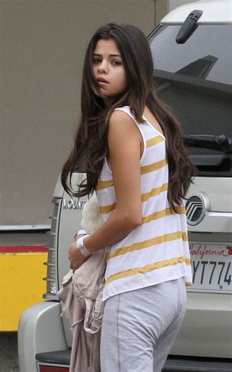 Selena ha dado varias pistas sobre su embarazo, diciendo que se siente muy cansada y con de acuerdo con dichas fuentes, no sería extraño que en verdad estuviera embarazada ya que la. DeTodo.com: Selena Gomez ¿Embarazada?