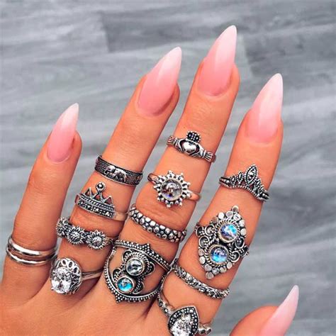 You may vary the gradient from the thumb to your pinky finger by applying different shades for each fingernail. Brilliant Pink Acrylic Nails To Try | NailDesignsJournal.com