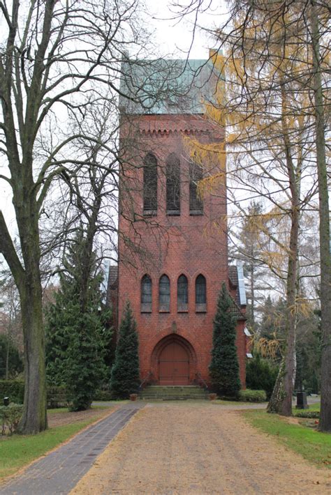 Diese kleinen puzzles aus holz sind ein echter kla… auch anfragen zu einer bestimmten lösung können sie gerne per email stellen. Tägliche Kirche, Alt Heilig Kreuz, Berlin-Hohenschönhausen