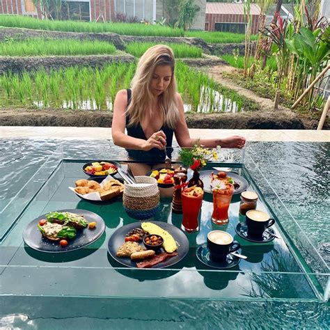 Where to Get a Floating Breakfast in Bali - jaleh michelle | Bali food