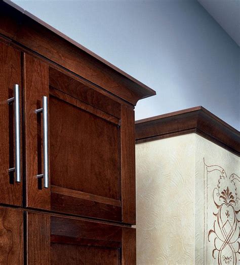 Large Cove Molding As Crown Kraftmaid