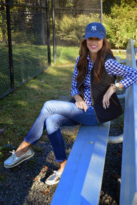 Game days are huge and looking cute is a must. Fall Game Day//
