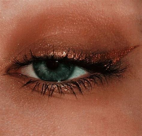 Pin By Fool On Eyesight Metallic Eye Makeup Gold Eyeliner Aesthetic