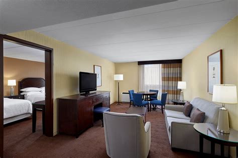 Sheraton Milwaukee Brookfield Hotel Rooms Pictures And Reviews Tripadvisor