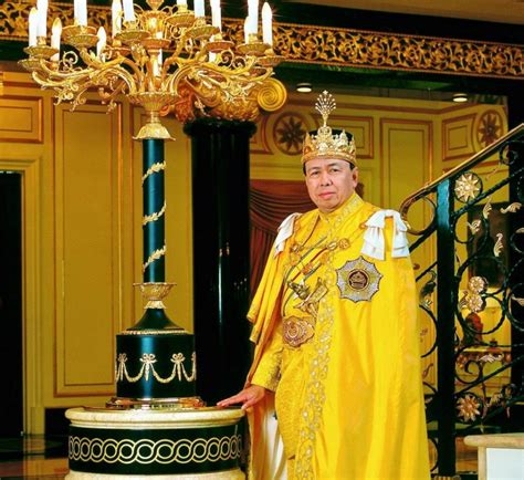 Najib Rosmah Stripped Of Datuk Seri Datin Seri Titles By Selangor Sultan