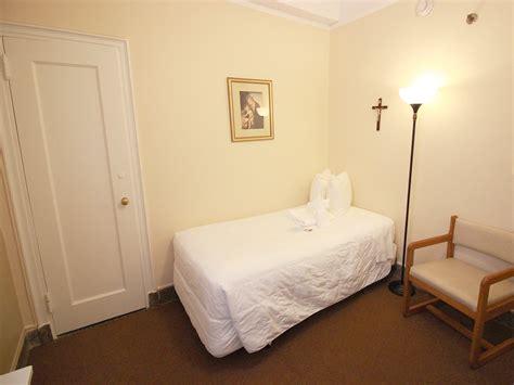 Standard Single Room Hotel Rooms 1 Person Affordable