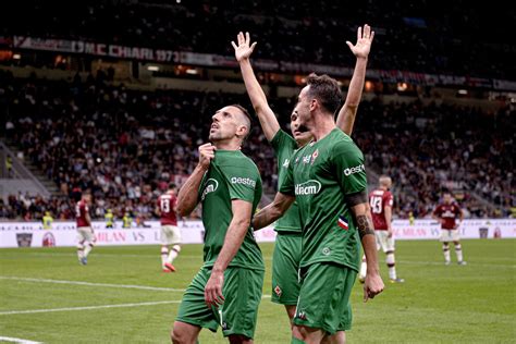16 de outubro de 2020. Pelo Campeonato italiano, Fiorentina vence Milan e deixa ...