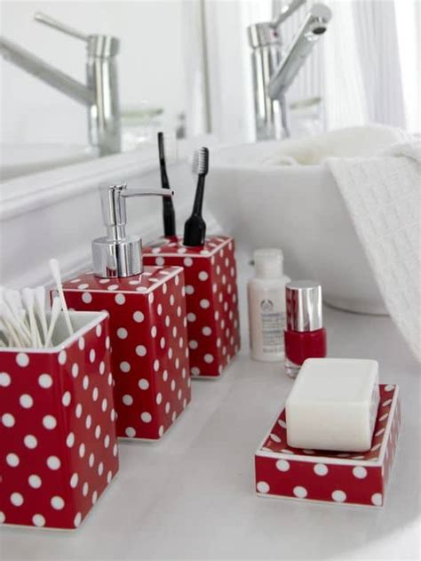 Charming shower curtain ideas for bathroom. How To Have Fun With Polka Dot Decor - Homesthetics ...