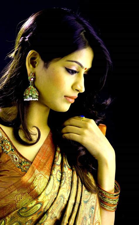 Cute Photos Actress Vijayalakshmi Agathiyan Picturesphotos