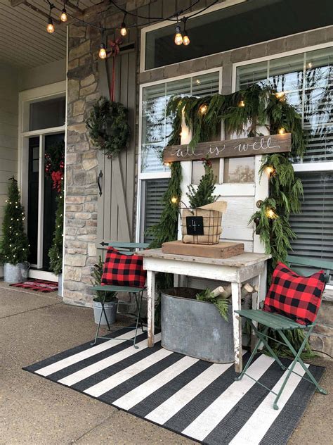 I love this time of the year here is a list of outdoor decorating ideas fro christmas you can instantly use to make your porch look chic. 28 Wonderful Christmas decorating ideas for magical ...