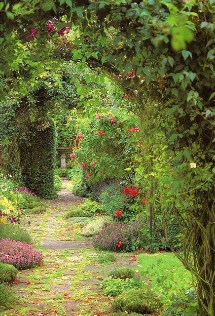 10 secret garden ideas beautiful gardens secret garden cottage garden