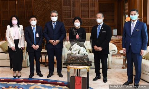 Lembaga ekonomi ini juga tentunya menjadi pedoman dan solusi untuk menjaga kehidupan ekonomi. PM: Syarikat China, Nine Dragons Paper tambah pelaburan ...