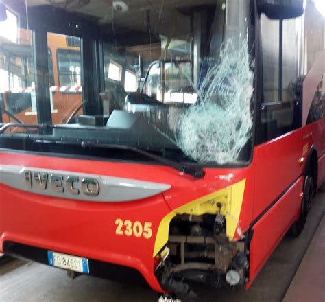 Il giallo dello sceicco, è il bimbo scomparso. Incidente bus-moto a Messina: 27enne ricoverato a Palermo ...
