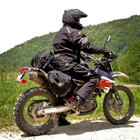 Mozzarella cheese and our secret spicy red sauce served with ranch or bleu cheese for dipping. Wolfman-Enduro-Ultralight-top-bag-and-saddlebags-3 - ADV Pulse