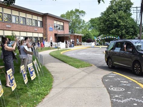 Massapequa Sends Off Fifth Graders With Drive Thru Ceremonies