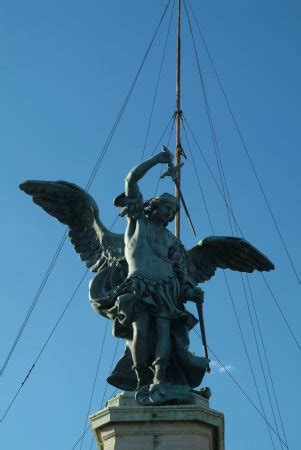 Ci sono 4 modi per andare da roma a santuario di san michele arcangelo in treno, bus o in macchina. Statua di San Michele Arcangelo (Rome, Italy): Top Tips ...