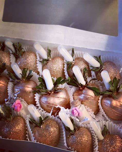 Rose Gold Chocolate Covered Strawberries Strawberry Treats Chocolate