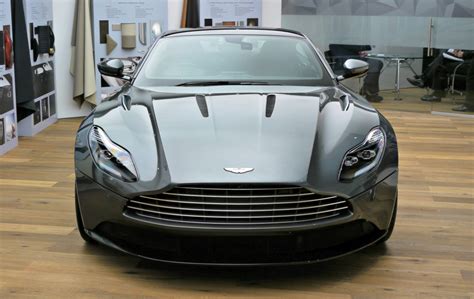 Aston Martin Db11 Dai Film Di James Bond Alla Strada Foto Il Fatto