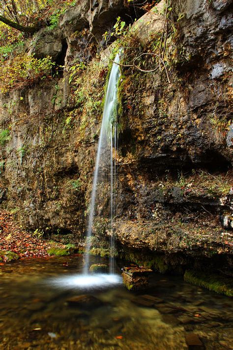Falling Spring Waterfall In The Missouri Ozarks Photograph By Greg
