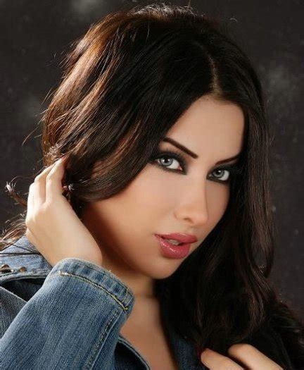 بالمايوه البكيني ملكة جمال سوريا بالمايوه مديحه كنفانى
