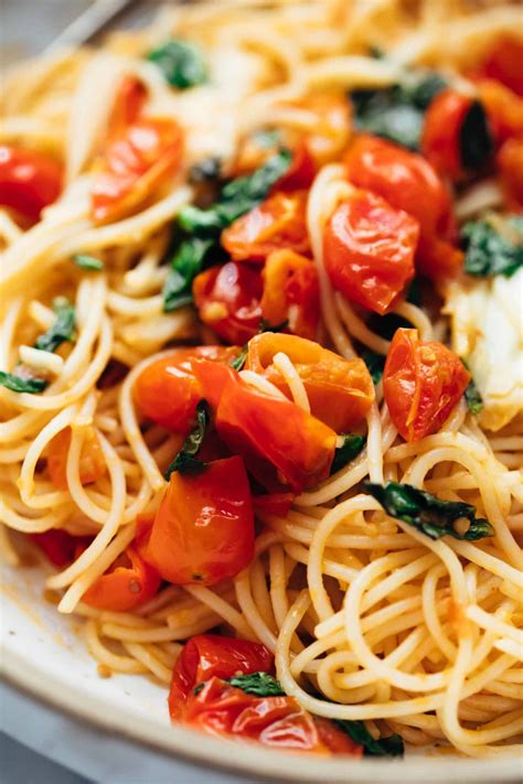 Tomato Basil Pasta Minutes Recipe In Roma Tomato Recipes Fresh Basil Recipes