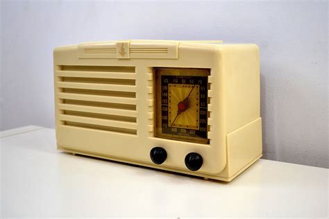 Antique Radio Vintage Radio Golden Age Of Radio Retro Radios