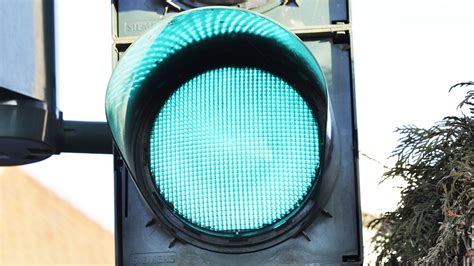 Why Leds Should Be Used In Traffic Signals Lighting Equipment Sales