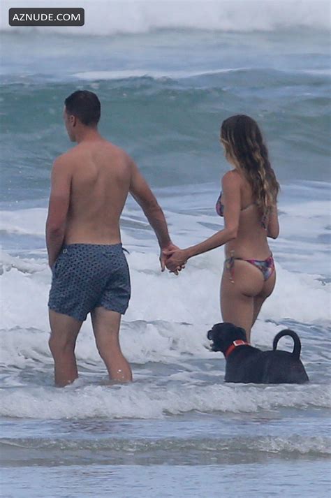 Gisele Bundchen Sexy During Her Costa Rican Vacation With Husband Tom