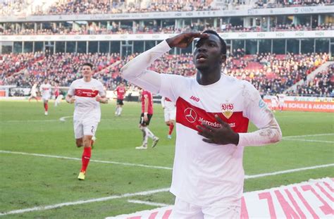 Bis vor kurzem wurde die nationale inflationsrate im rahmen des nationalen allgemeinen tarifvertrags. VfB-Trainer Tim Walter auf der Bank gegen Hannover 96 ...