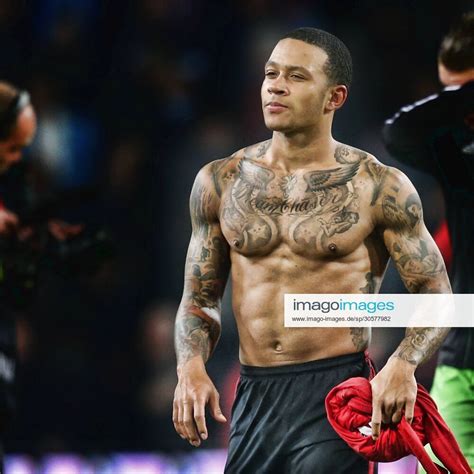 Memphis Depay Tatoo / Tattoos Are Seen On The Legs Of Memphis Depay Of
