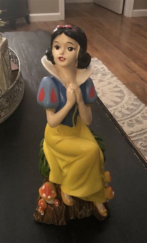 Disneys Snow White And The Seven Dwarfs Snow White Garden Statue Gnome New 2006720275