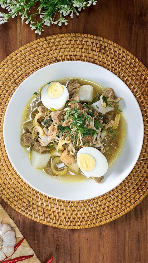 Oleh karena itu makanan hendaknya dikelola, baik secara kualitas maupun kuantitas. Makanan ini adalah salah satu kreasi kuliner khas Banyuwangi, gabungan antara rujak cingur dan ...