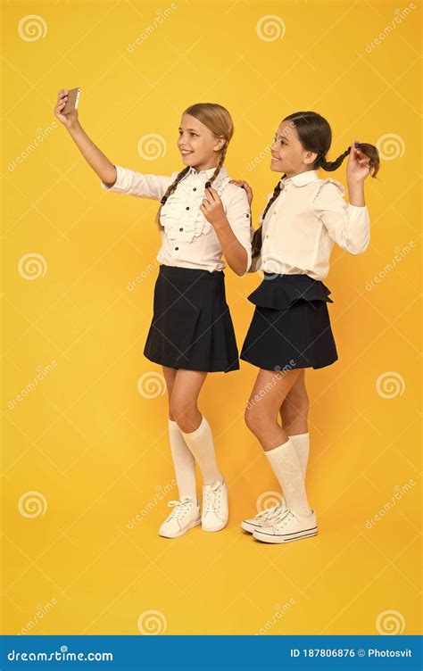 Perfect Schoolgirls Schoolgirls Vintage Simple Style Outfit Cheerful Schoolgirls Yellow