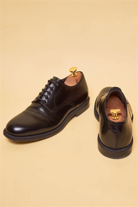 Discover our selection of men's tyrolean shoes and derby shoes: Dunhill Black Calf Leather Derby Shoes - Drop 93