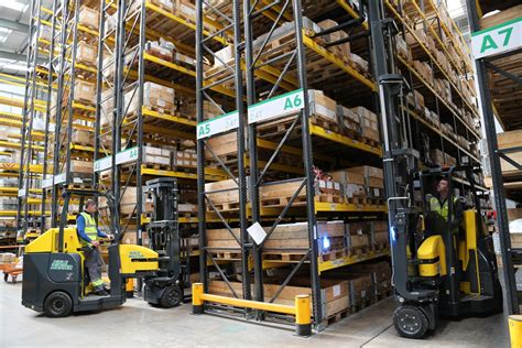 Aisle Master Order Picker Combilift Narrow Aisle Articulated Forklift